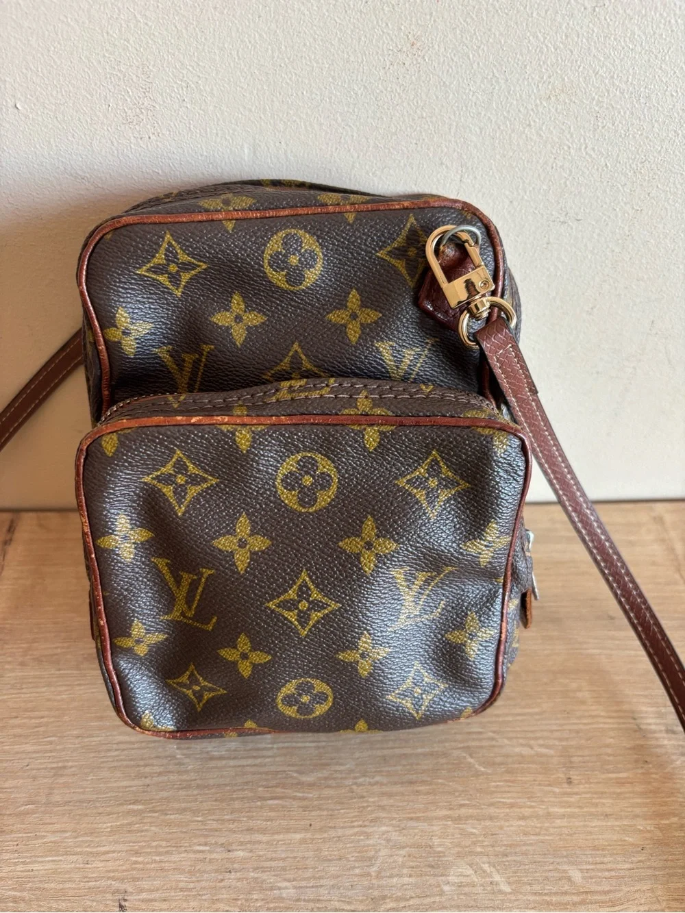 Authentic Louis Vuitton monogram crossbody